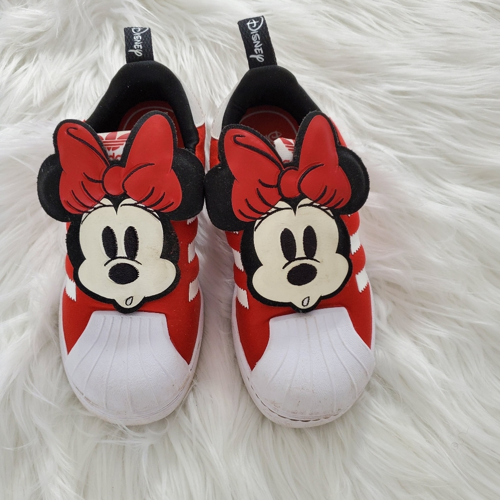 Girl shoes